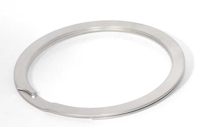 Spiral wound retaining rings